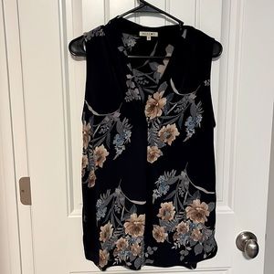 Beacon blouse, never worn out, only tried on a few times. Size M.